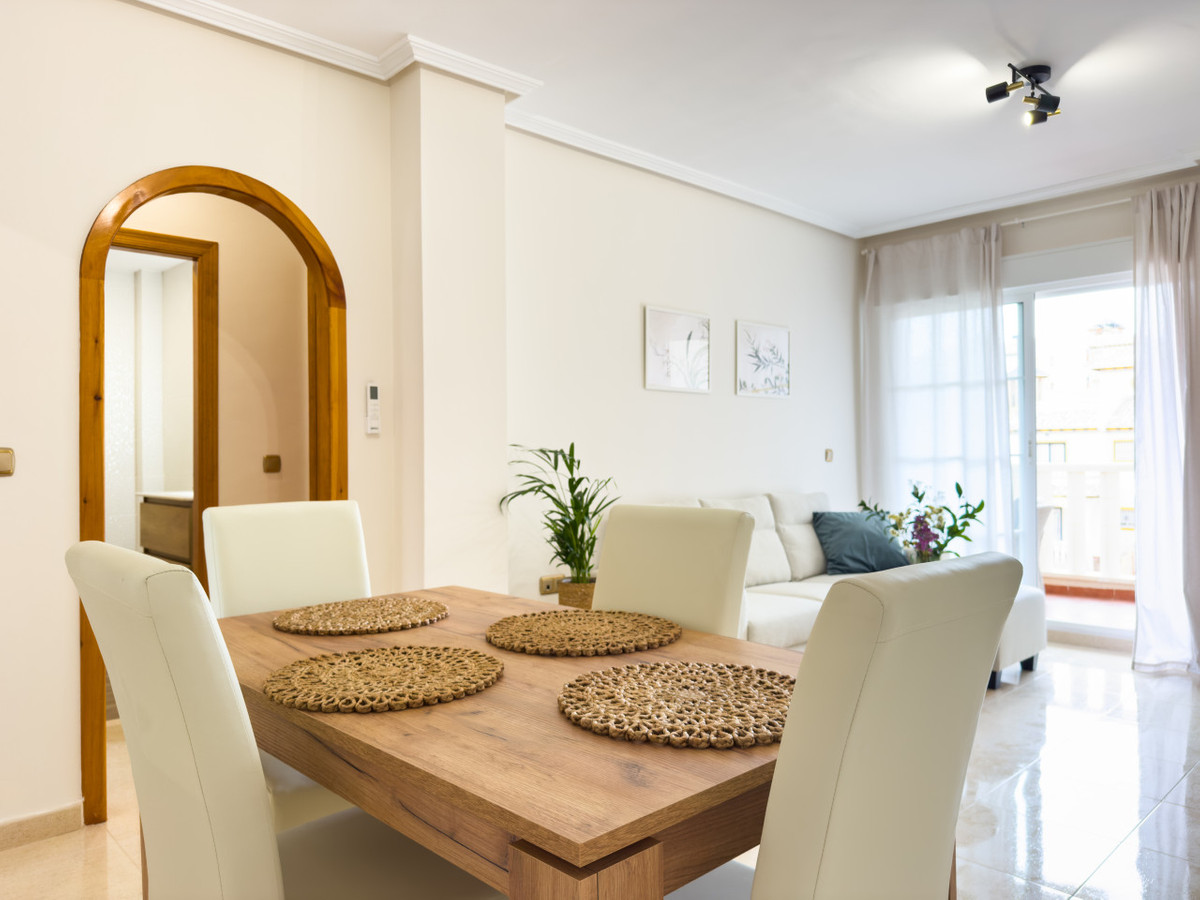 Se vende Apartamento Planta Media de 2 dormitorios en Costa Blanca, Alicante, España
