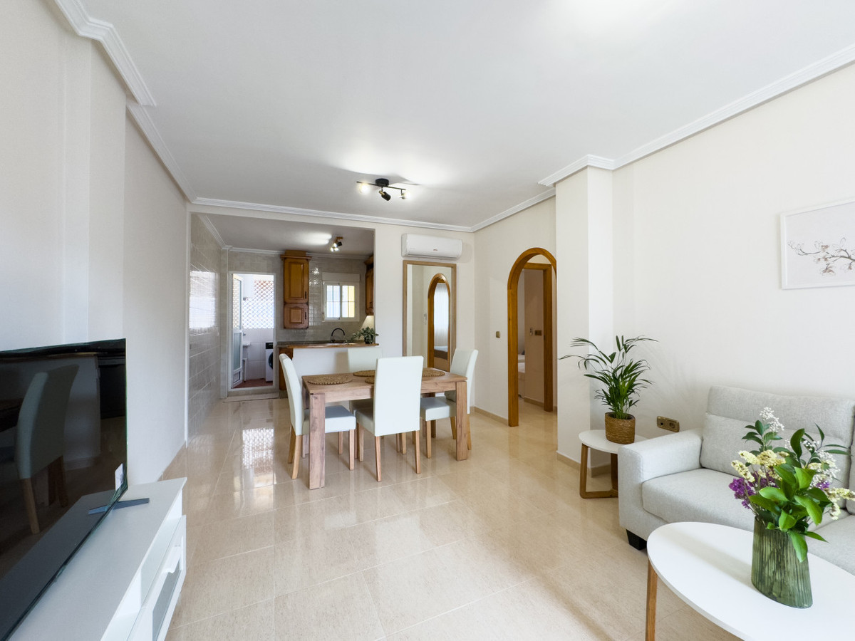 Se vende Apartamento Planta Media de 2 dormitorios en Costa Blanca, Alicante, España