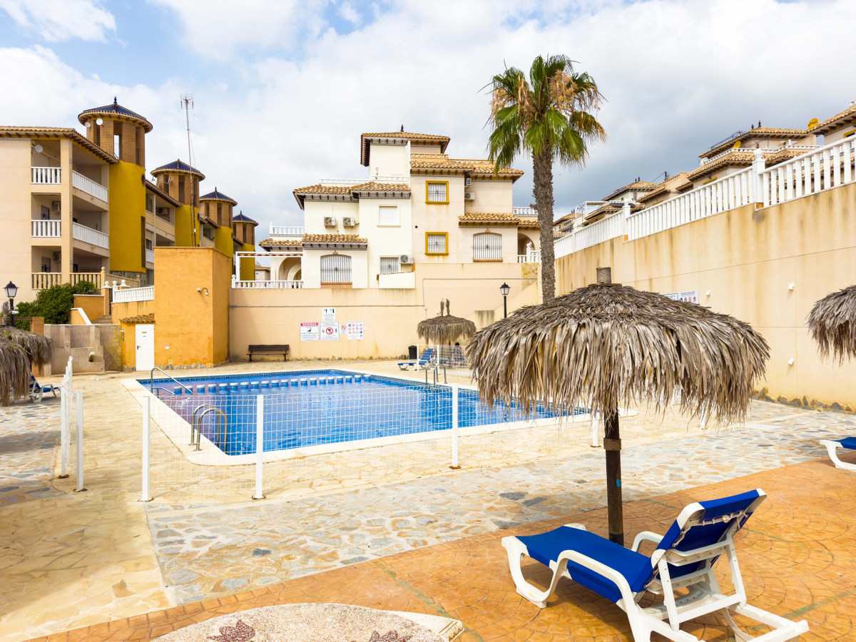 Se vende Apartamento Planta Media de 2 dormitorios en Costa Blanca, Alicante, España