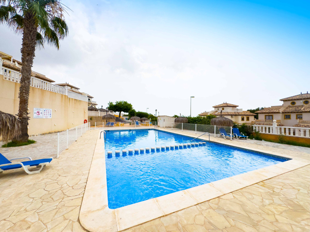Se vende Apartamento Planta Media de 2 dormitorios en Costa Blanca, Alicante, España