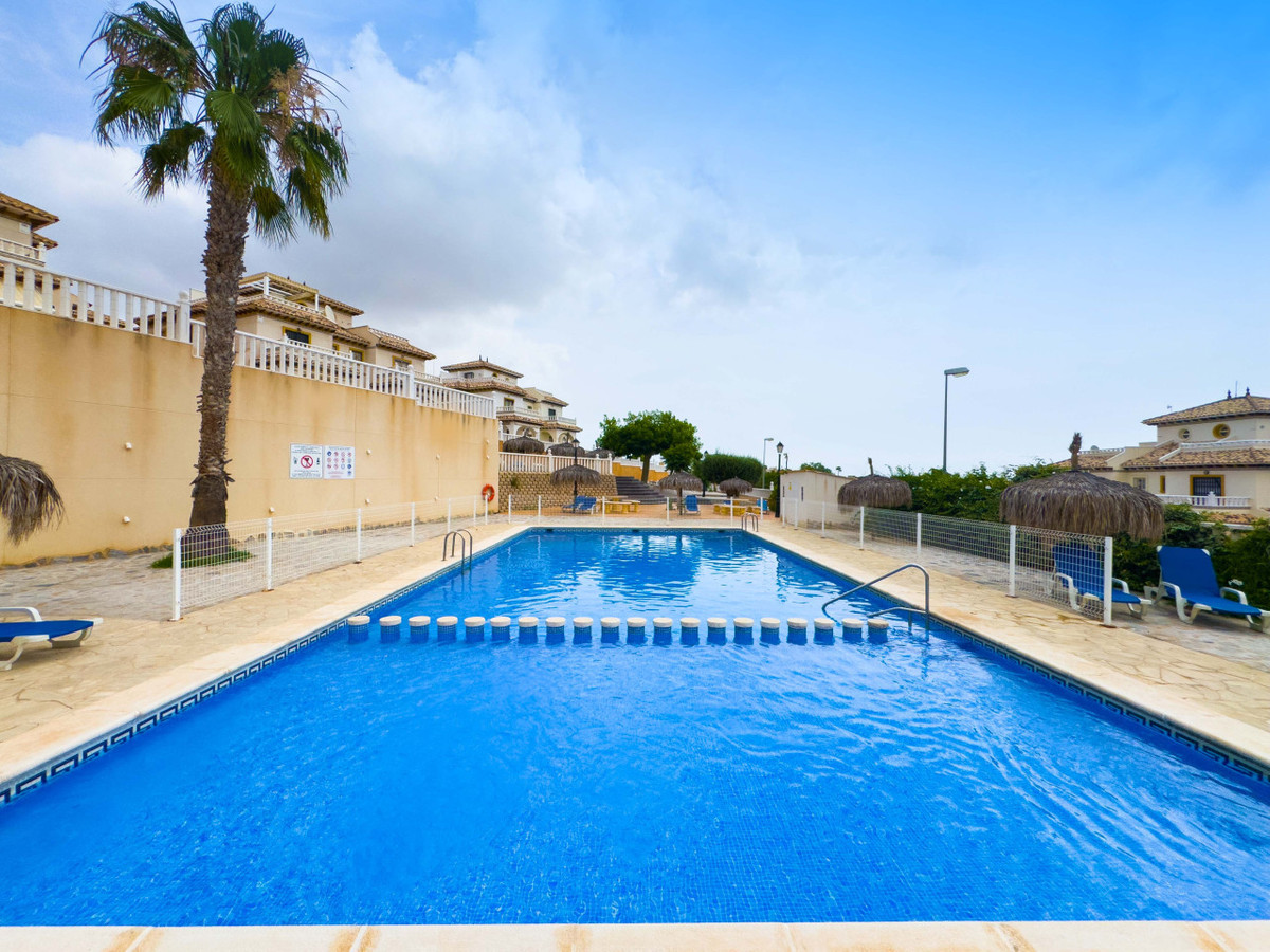 Se vende Apartamento Planta Media de 2 dormitorios en Costa Blanca, Alicante, España