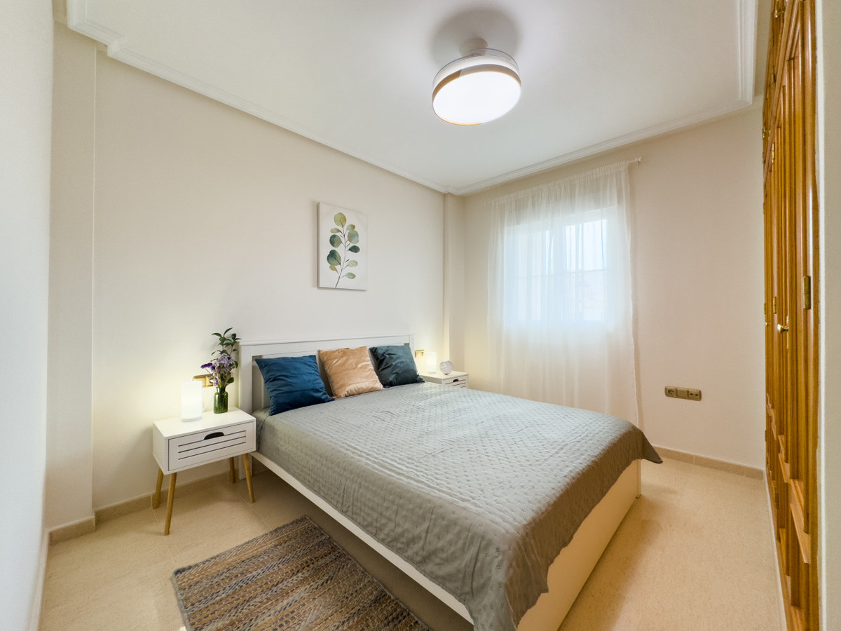 Se vende Apartamento Planta Media de 2 dormitorios en Costa Blanca, Alicante, España