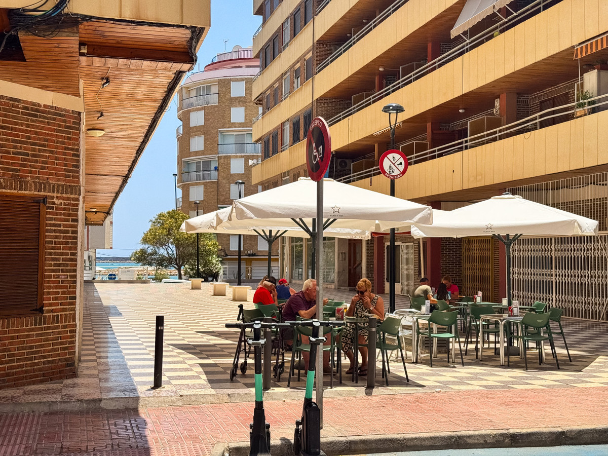 Se vende Apartamento Planta Baja de 3 dormitorios en Costa Blanca, Alicante, España