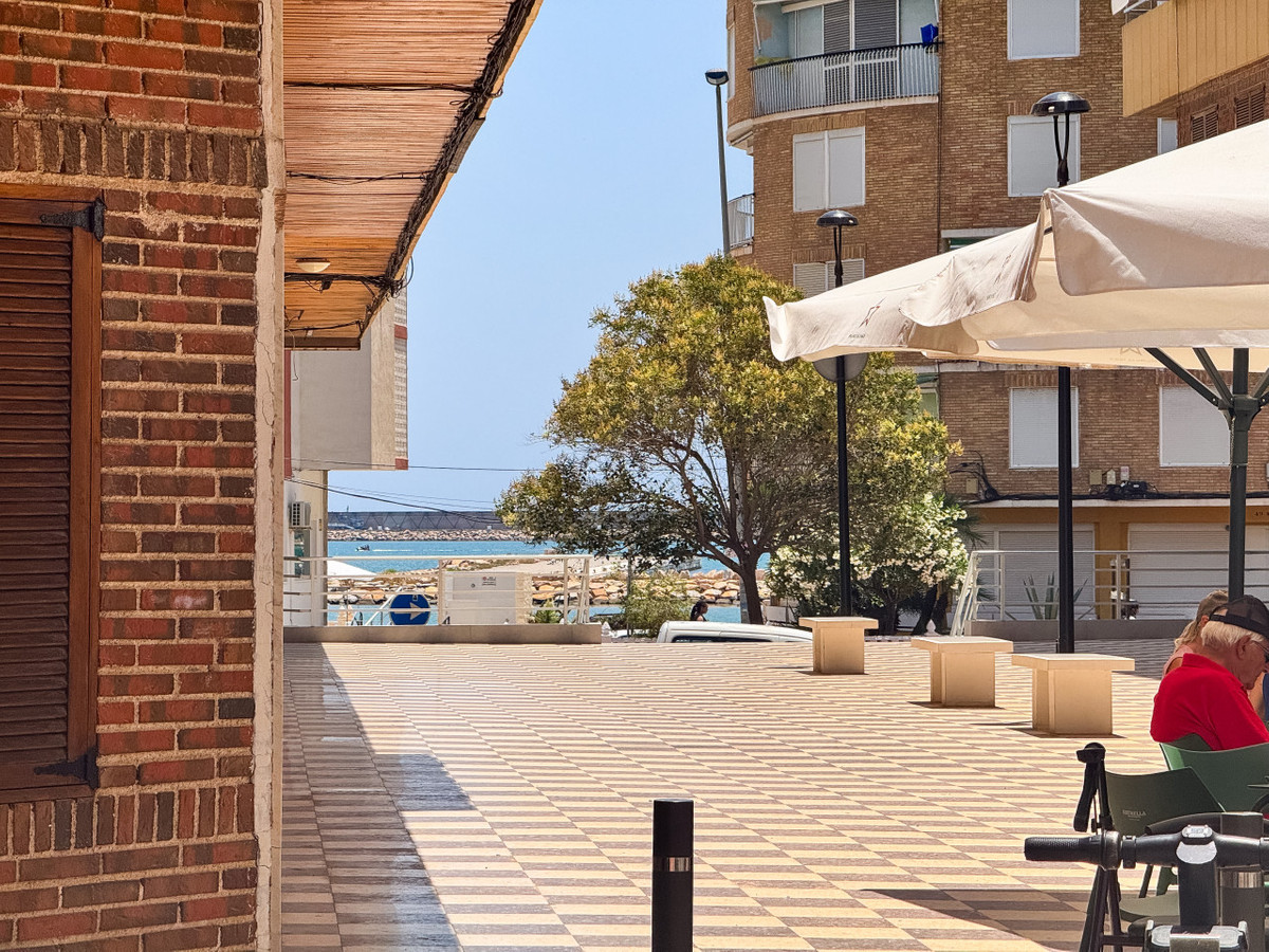 Se vende Apartamento Planta Baja de 3 dormitorios en Costa Blanca, Alicante, España