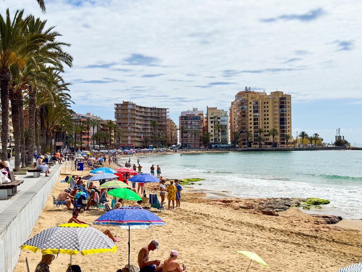 Se vende Apartamento Planta Baja de 3 dormitorios en Costa Blanca, Alicante, España