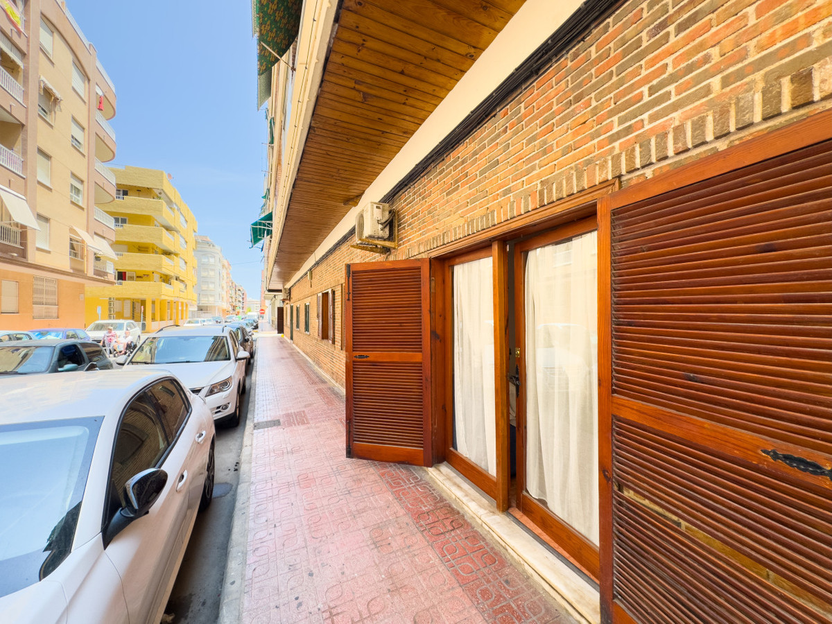 Se vende Apartamento Planta Baja de 3 dormitorios en Costa Blanca, Alicante, España