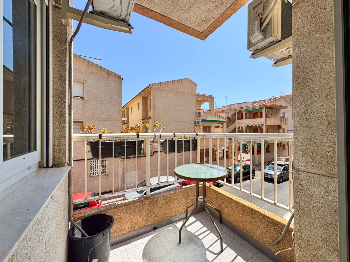Se vende Apartamento Planta Media de 2 dormitorios en Costa Blanca, Alicante, España