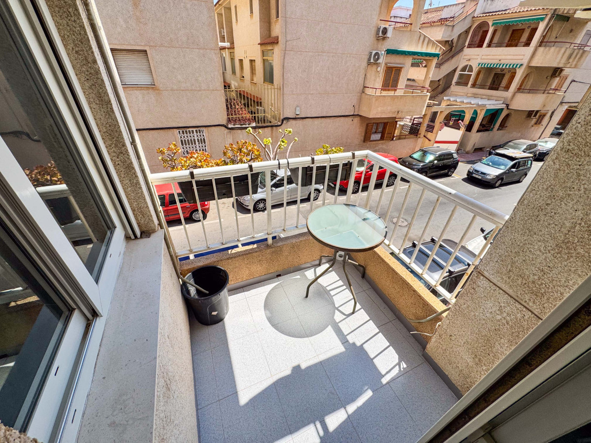 Se vende Apartamento Planta Media de 2 dormitorios en Costa Blanca, Alicante, España