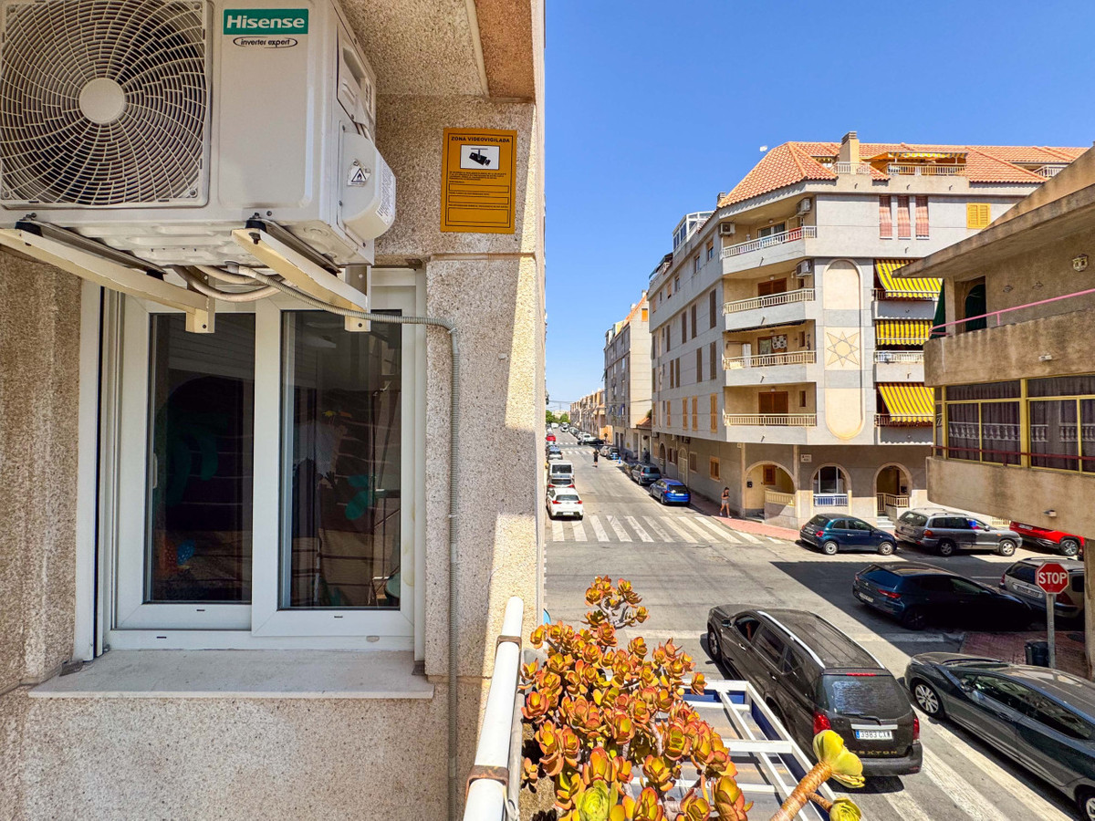 Se vende Apartamento Planta Media de 2 dormitorios en Costa Blanca, Alicante, España