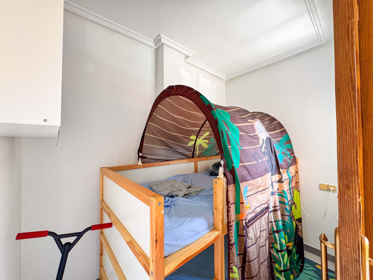 Se vende Apartamento Planta Media de 2 dormitorios en Costa Blanca, Alicante, España
