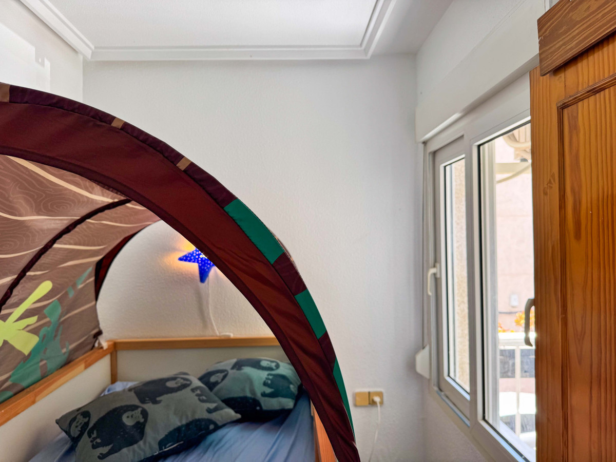 Se vende Apartamento Planta Media de 2 dormitorios en Costa Blanca, Alicante, España
