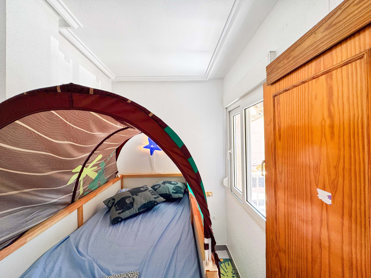 Se vende Apartamento Planta Media de 2 dormitorios en Costa Blanca, Alicante, España