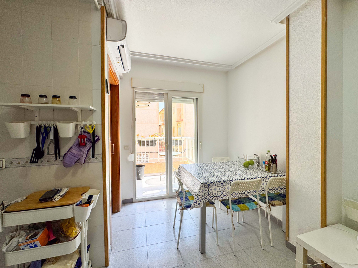 Se vende Apartamento Planta Media de 2 dormitorios en Costa Blanca, Alicante, España
