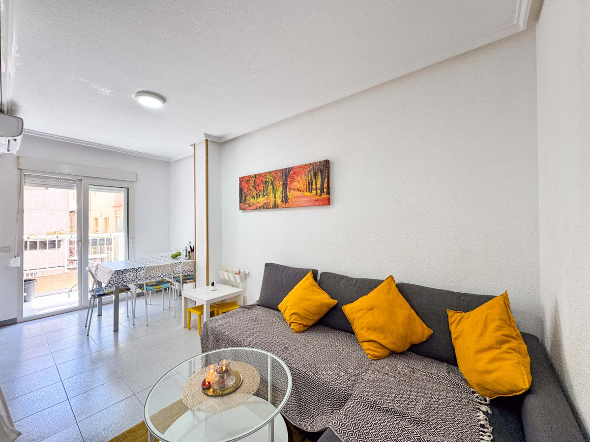 Se vende Apartamento Planta Media de 2 dormitorios en Costa Blanca, Alicante, España