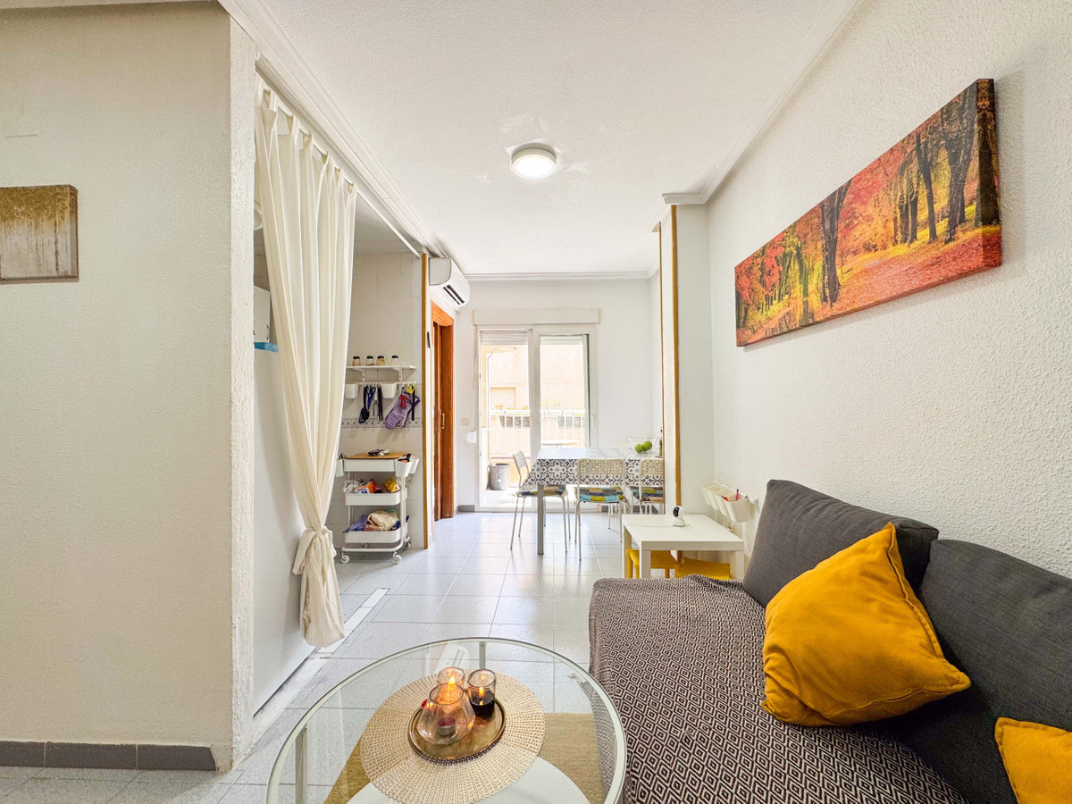 Se vende Apartamento Planta Media de 2 dormitorios en Costa Blanca, Alicante, España