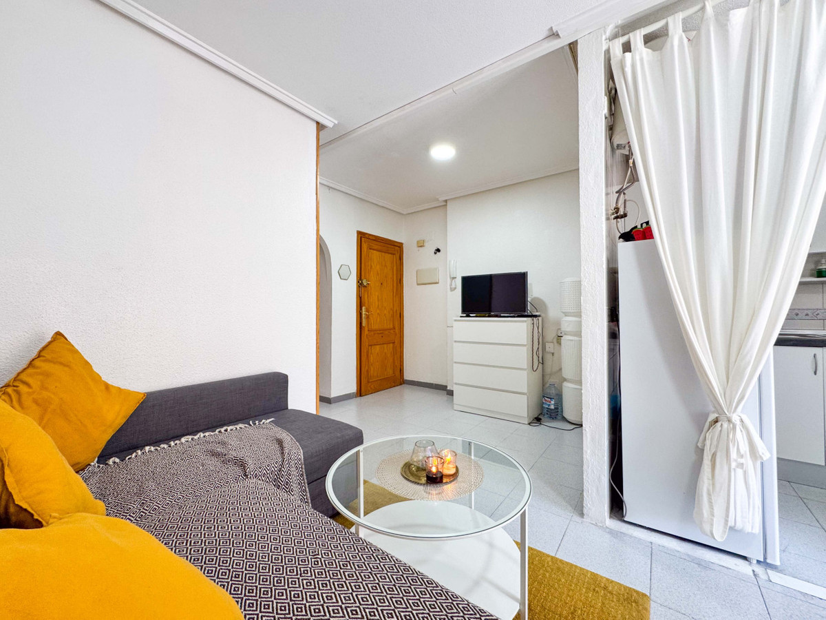 Se vende Apartamento Planta Media de 2 dormitorios en Costa Blanca, Alicante, España