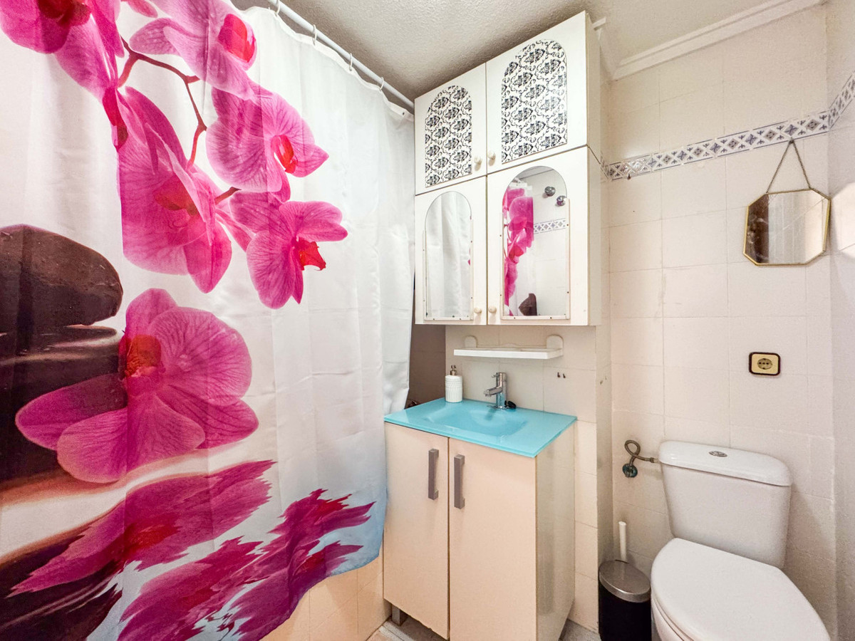 Se vende Apartamento Planta Media de 2 dormitorios en Costa Blanca, Alicante, España