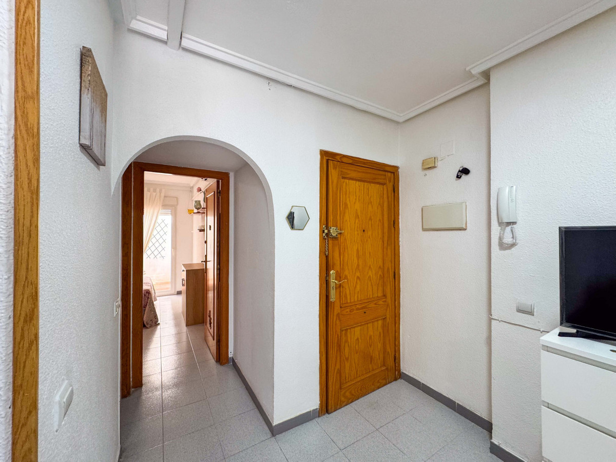 Se vende Apartamento Planta Media de 2 dormitorios en Costa Blanca, Alicante, España