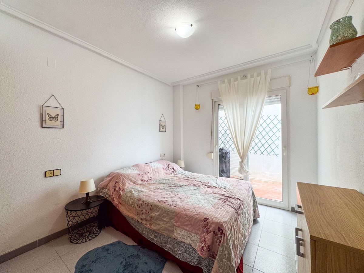Se vende Apartamento Planta Media de 2 dormitorios en Costa Blanca, Alicante, España