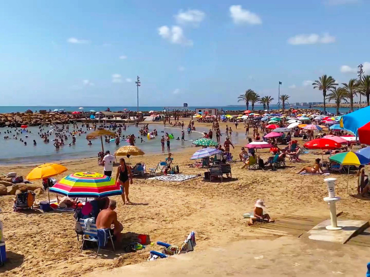 Se vende Apartamento Planta Media de 2 dormitorios en Costa Blanca, Alicante, España
