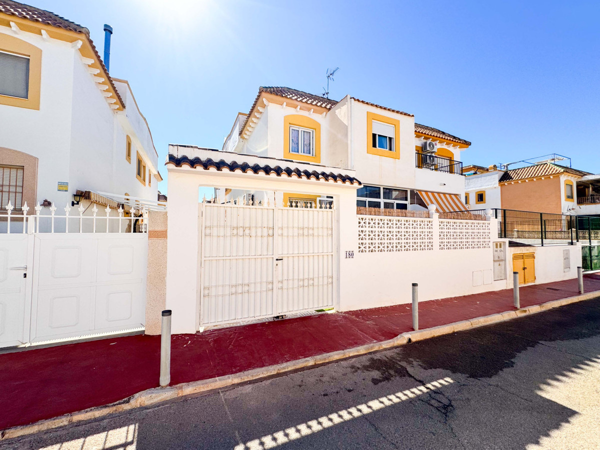 3 Bed Townhouse for sale in Parque De Las Naciones Costa Blanca, Alicante, Spain