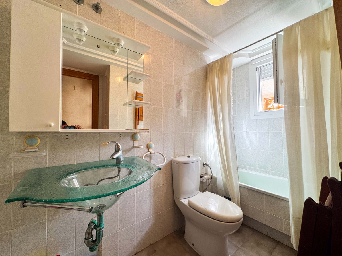 Se vende Adosada de 3 dormitorios en Costa Blanca, Alicante, España