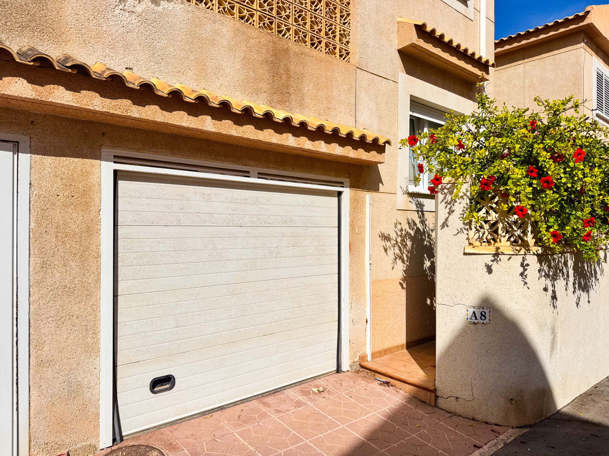 Se vende Adosada de 3 dormitorios en Costa Blanca, Alicante, España