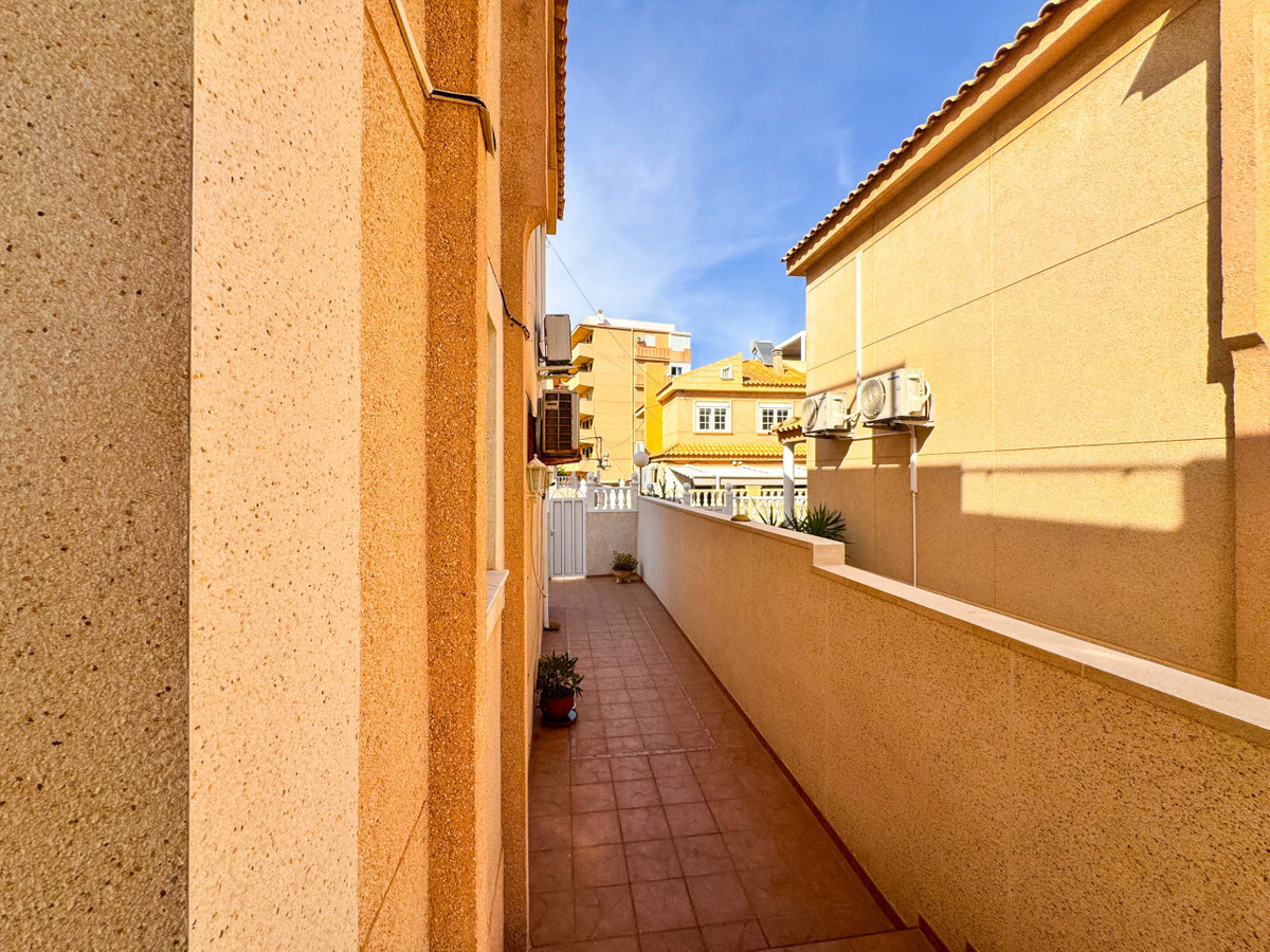 Se vende Adosada de 3 dormitorios en Costa Blanca, Alicante, España