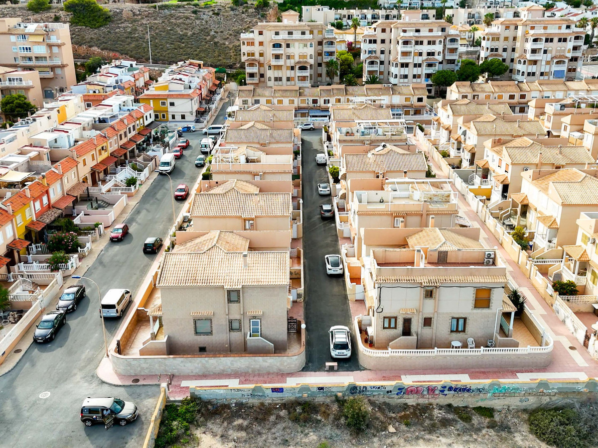 Se vende Adosada de 3 dormitorios en Costa Blanca, Alicante, España