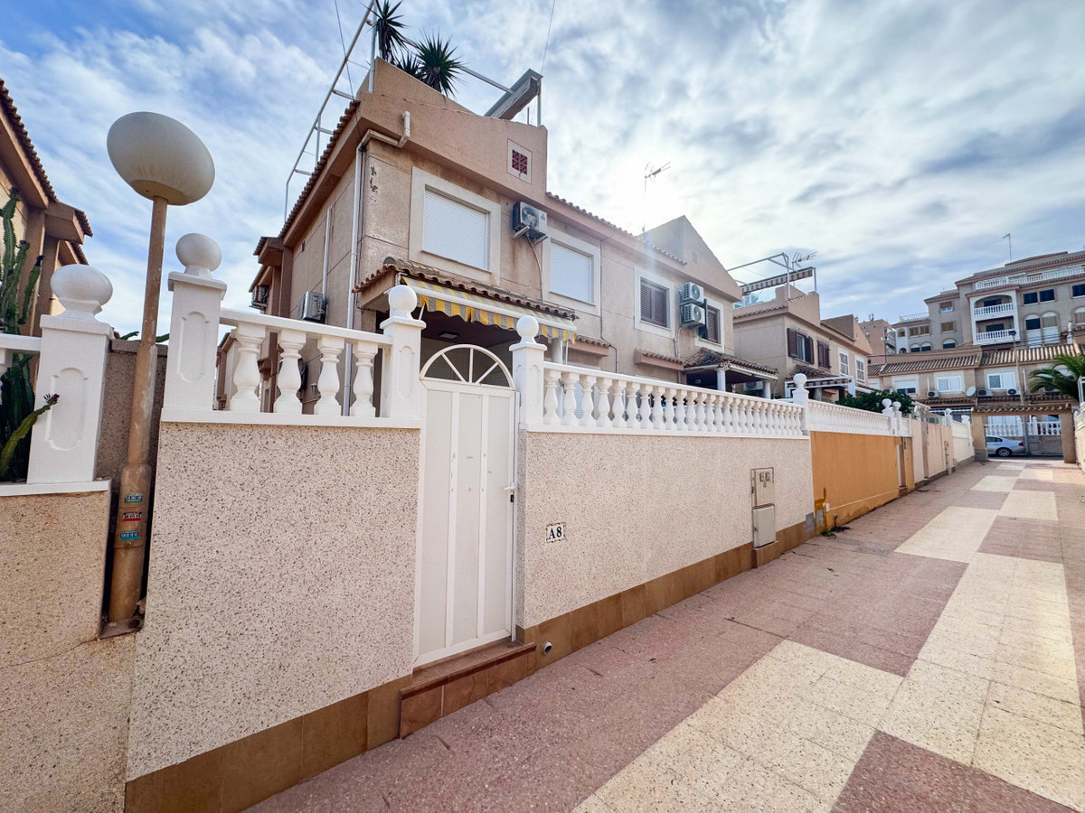 Se vende Adosada de 3 dormitorios en Costa Blanca, Alicante, España