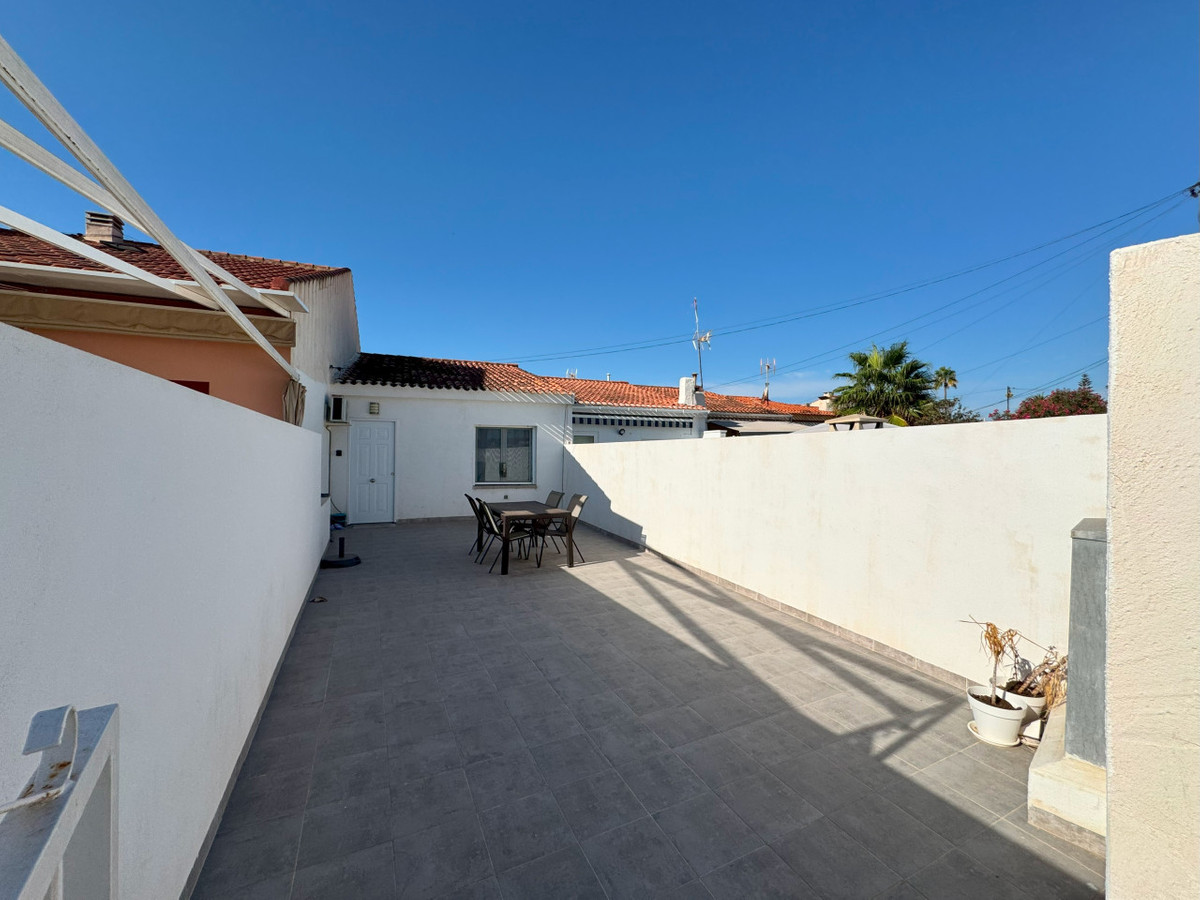 Se vende Bungalow de 2 dormitorios en Costa Blanca, Alicante, España