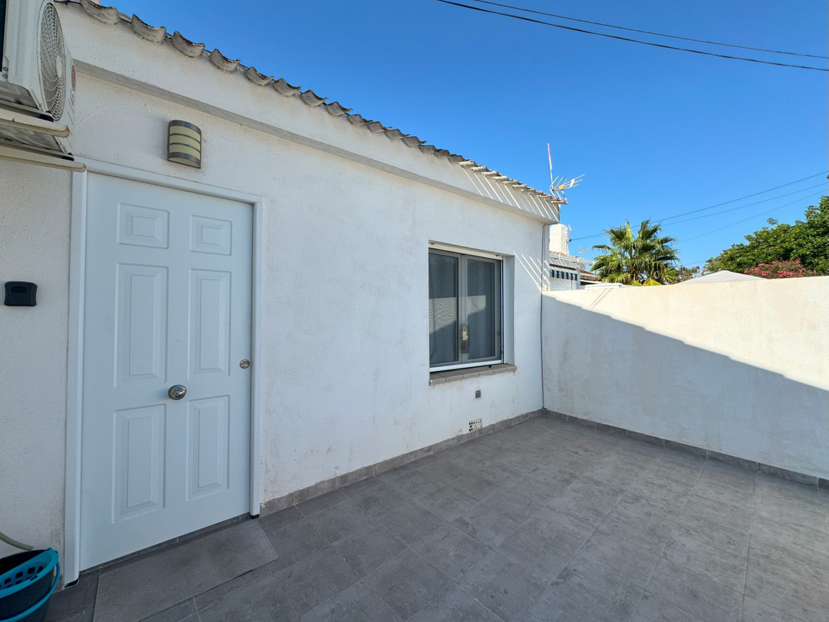 Se vende Bungalow de 2 dormitorios en Costa Blanca, Alicante, España