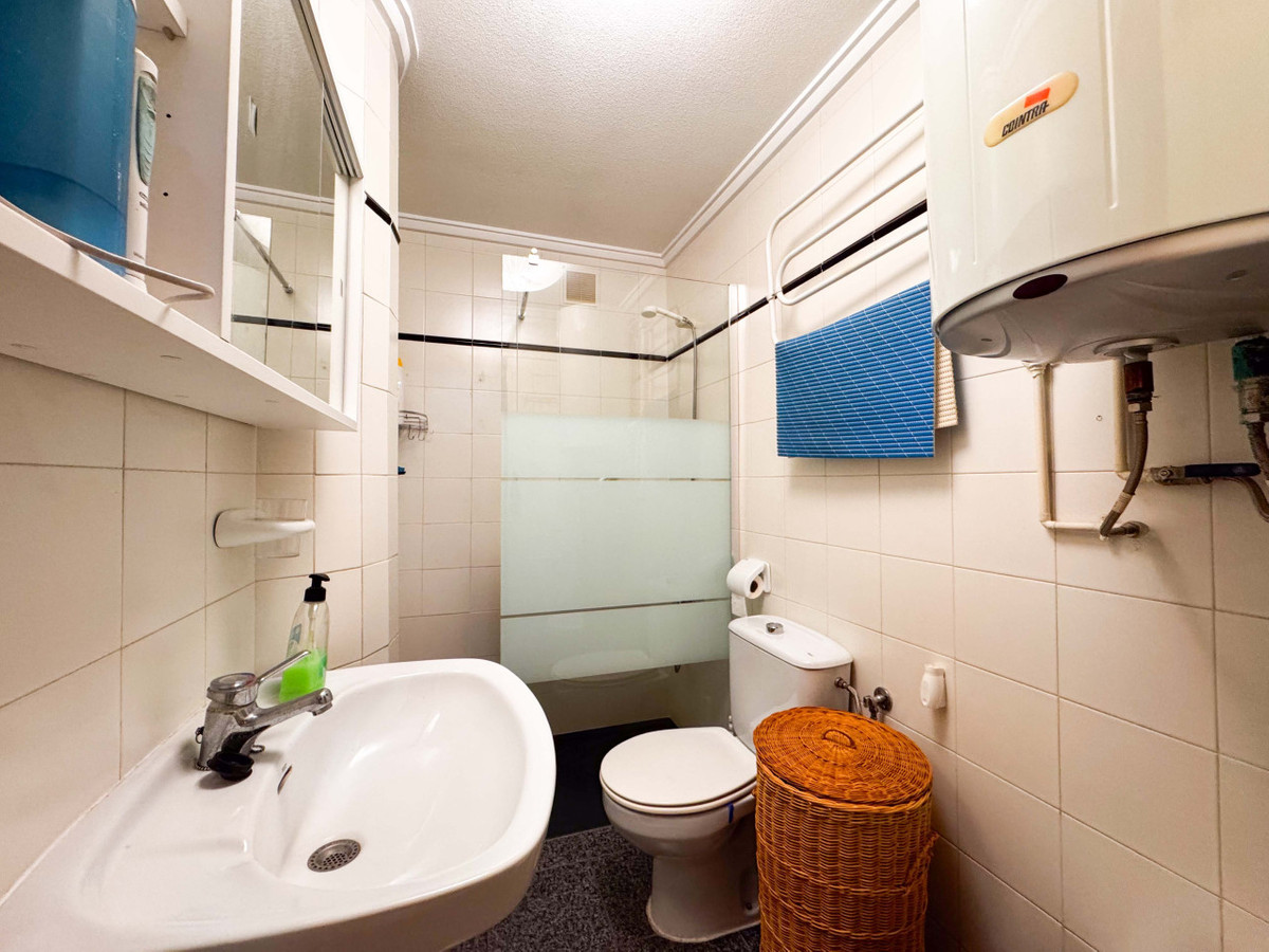 Se vende Apartamento Planta Media de 1 dormitorios en Costa Blanca, Alicante, España