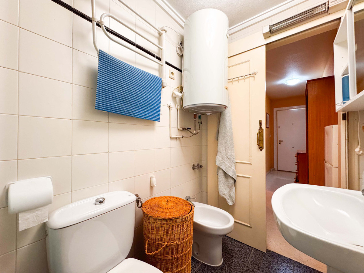 Se vende Apartamento Planta Media de 1 dormitorios en Costa Blanca, Alicante, España