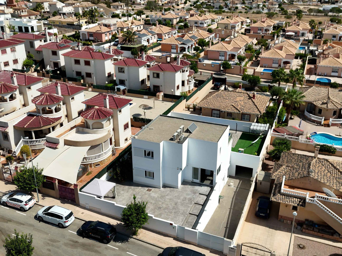 Se vende Villa - Chalet de 6 dormitorios en Costa Blanca, Alicante, España