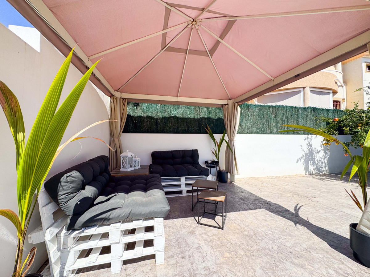 Se vende Villa - Chalet de 6 dormitorios en Costa Blanca, Alicante, España
