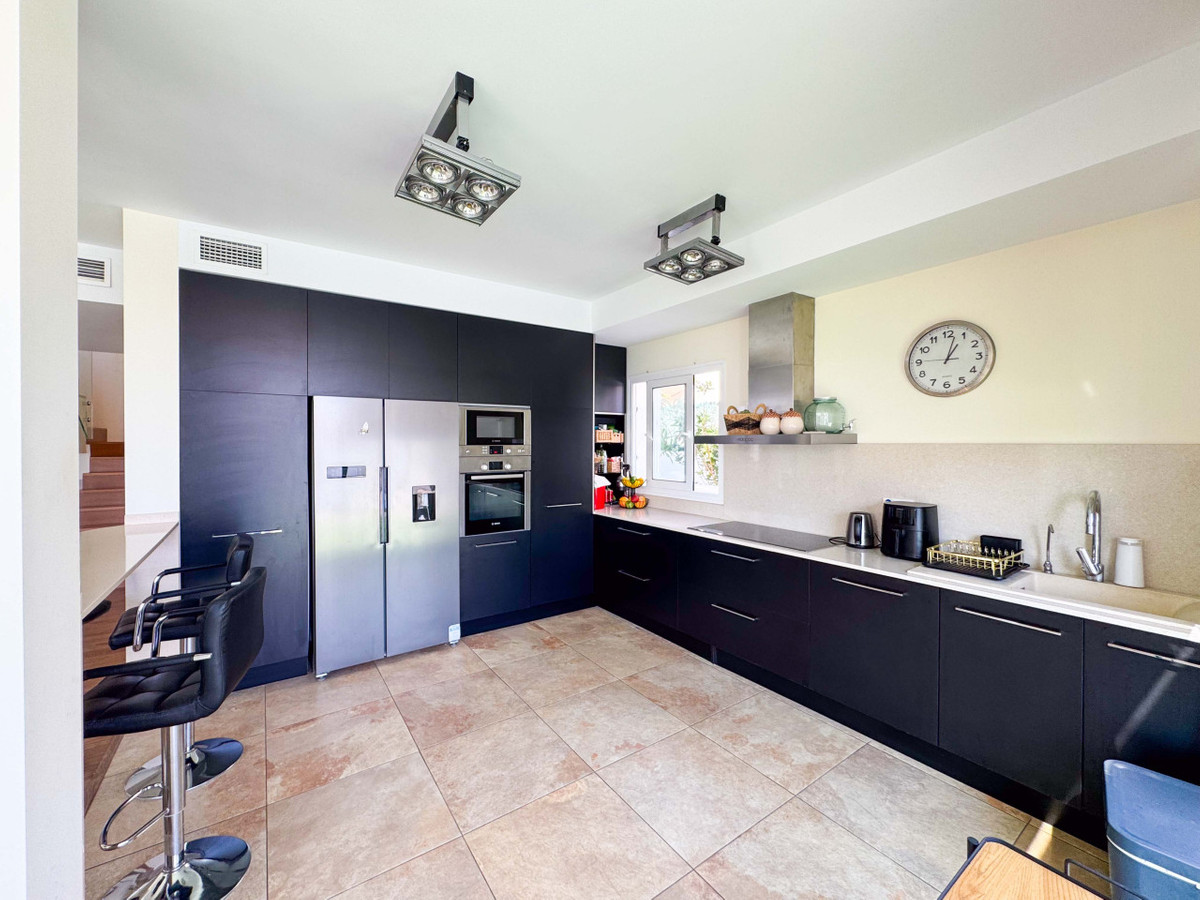 Se vende Villa - Chalet de 6 dormitorios en Costa Blanca, Alicante, España