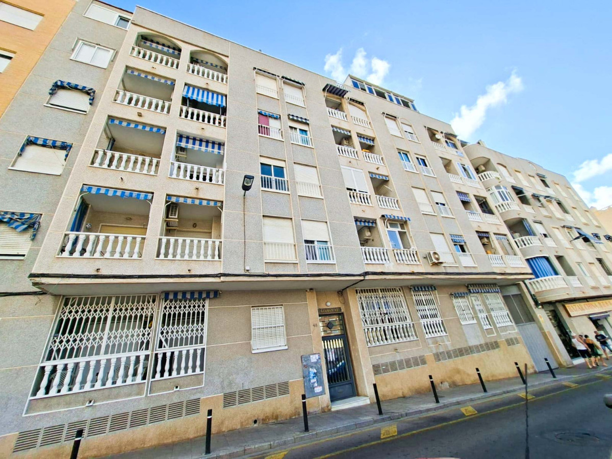 Se vende Apartamento Planta Media de 2 dormitorios en Costa Blanca, Alicante, España