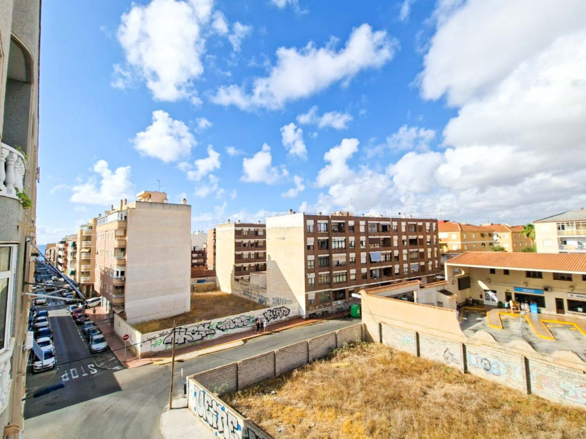 Se vende Apartamento Planta Media de 2 dormitorios en Costa Blanca, Alicante, España