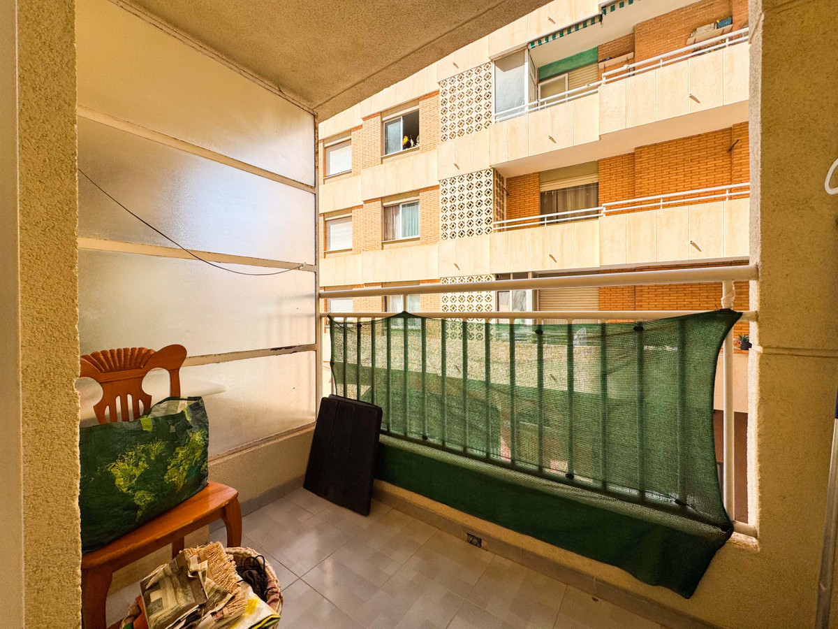 Se vende Apartamento Planta Media de 2 dormitorios en Costa Blanca, Alicante, España