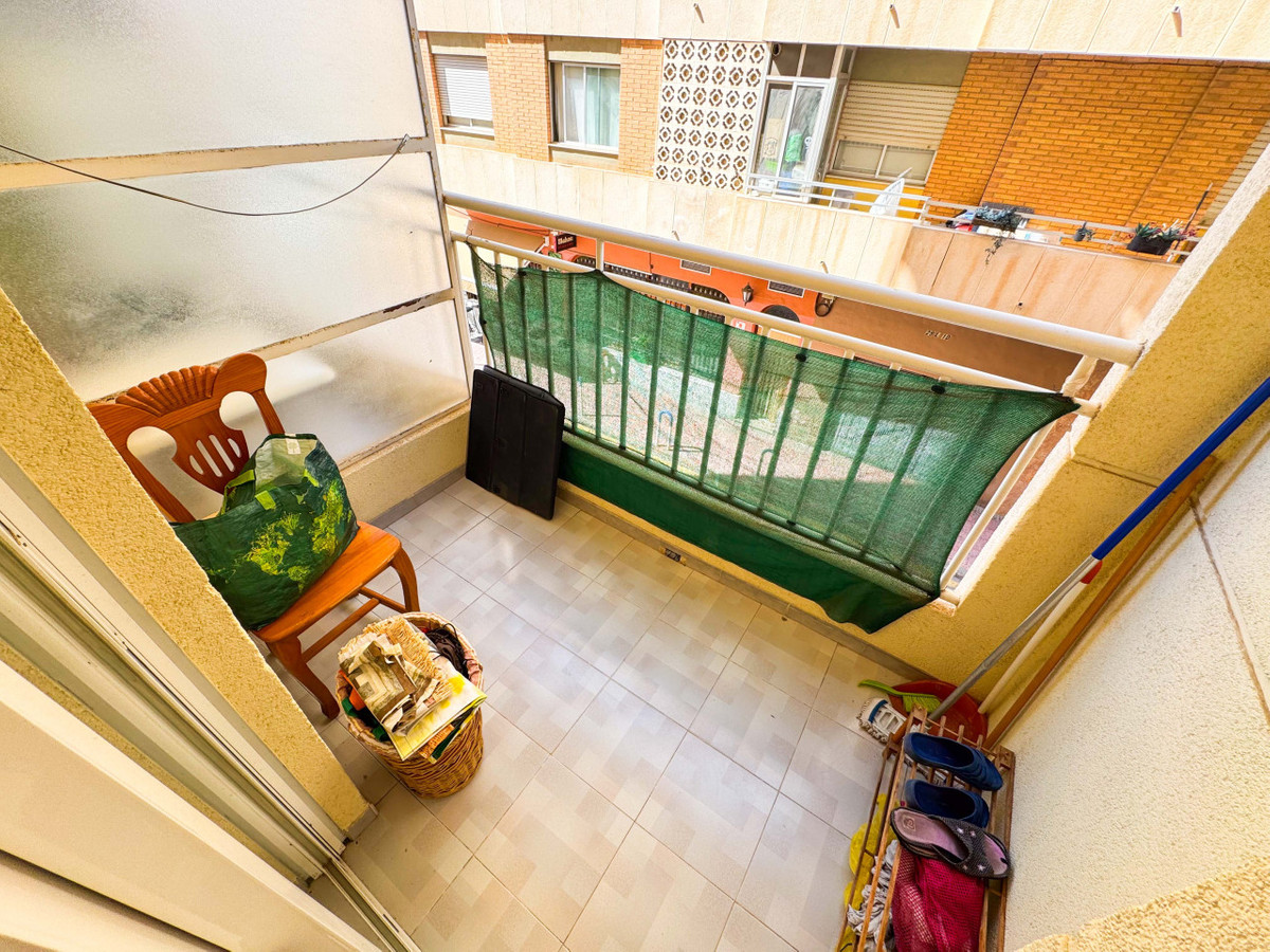 Se vende Apartamento Planta Media de 2 dormitorios en Costa Blanca, Alicante, España