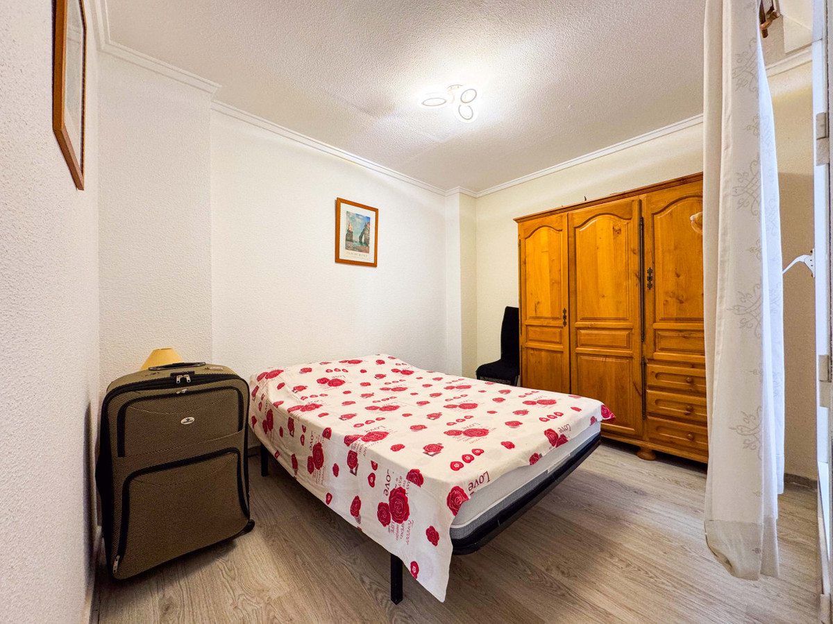 Se vende Apartamento Planta Media de 2 dormitorios en Costa Blanca, Alicante, España