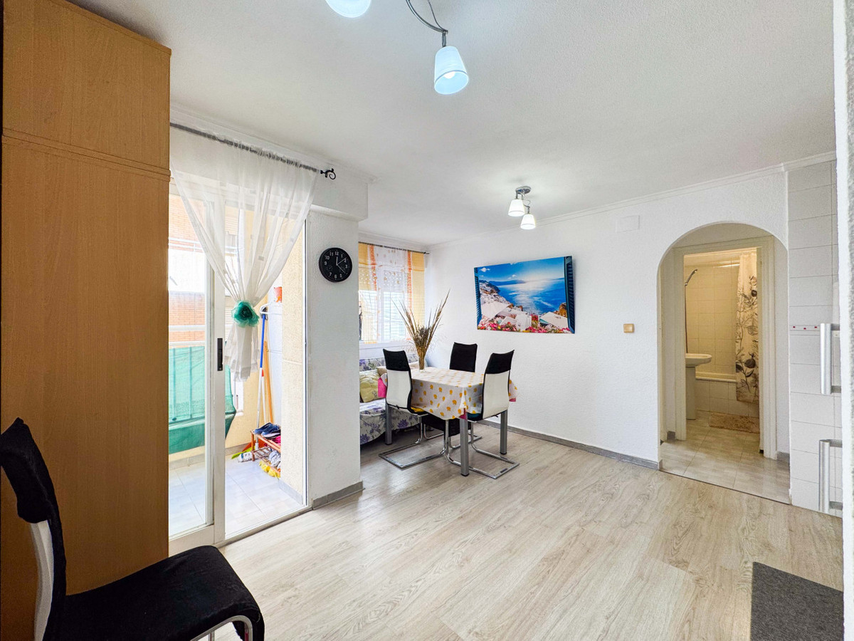 Se vende Apartamento Planta Media de 2 dormitorios en Costa Blanca, Alicante, España