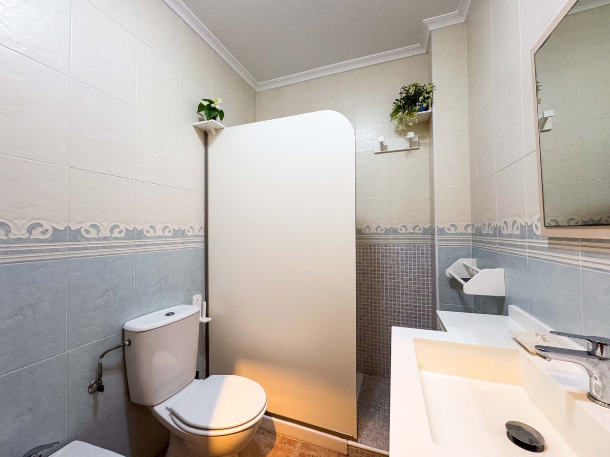 Se vende Apartamento Planta Baja de 2 dormitorios en Costa Blanca, Alicante, España