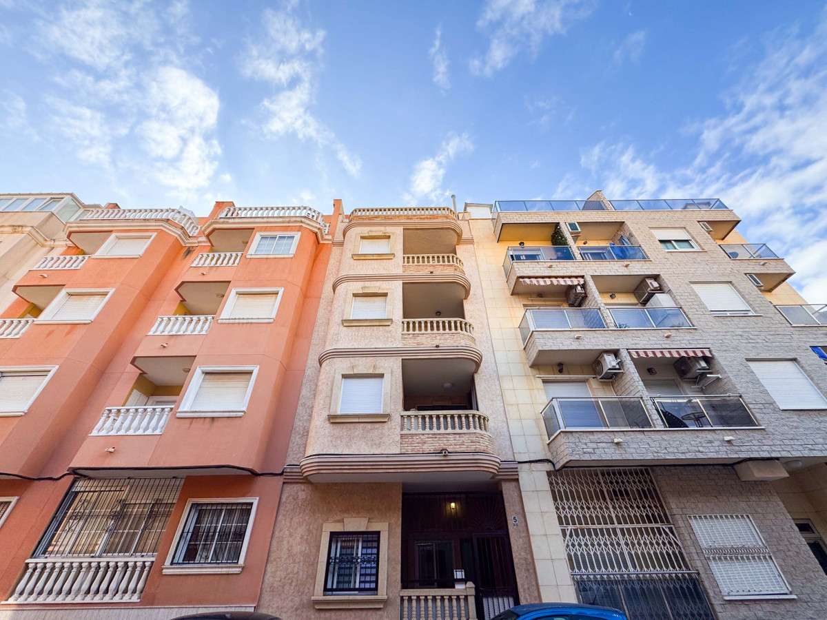 Se vende Apartamento Planta Baja de 2 dormitorios en Costa Blanca, Alicante, España