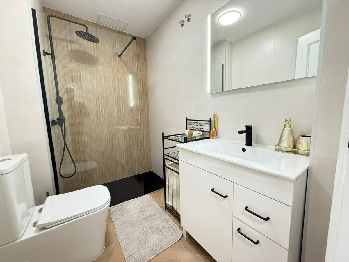 Se vende Apartamento Planta Media de 2 dormitorios en Costa Blanca, Alicante, España