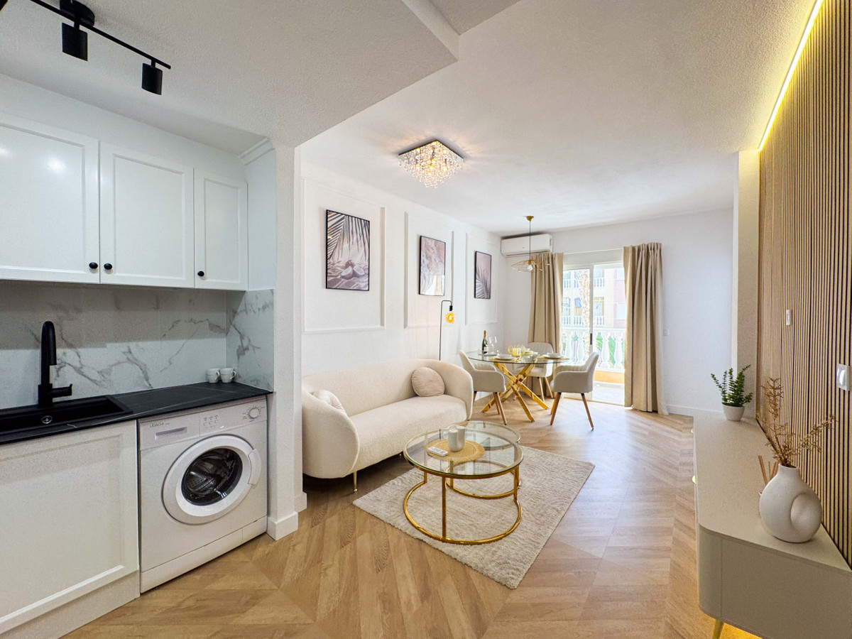 Se vende Apartamento Planta Media de 2 dormitorios en Costa Blanca, Alicante, España