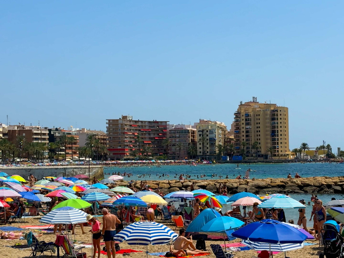 Se vende Apartamento Planta Media de 2 dormitorios en Costa Blanca, Alicante, España