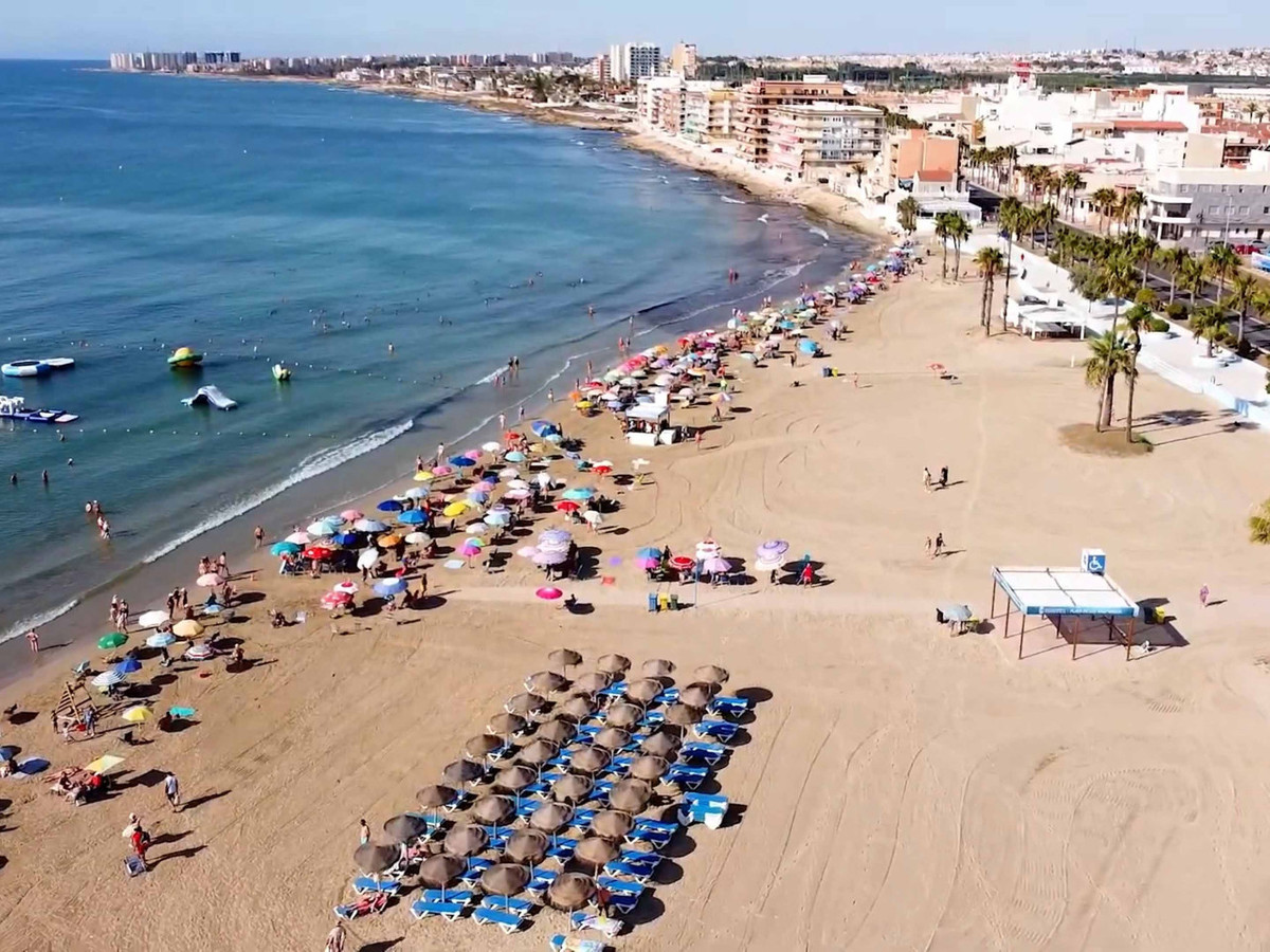 Se vende Apartamento Planta Media de 2 dormitorios en Costa Blanca, Alicante, España