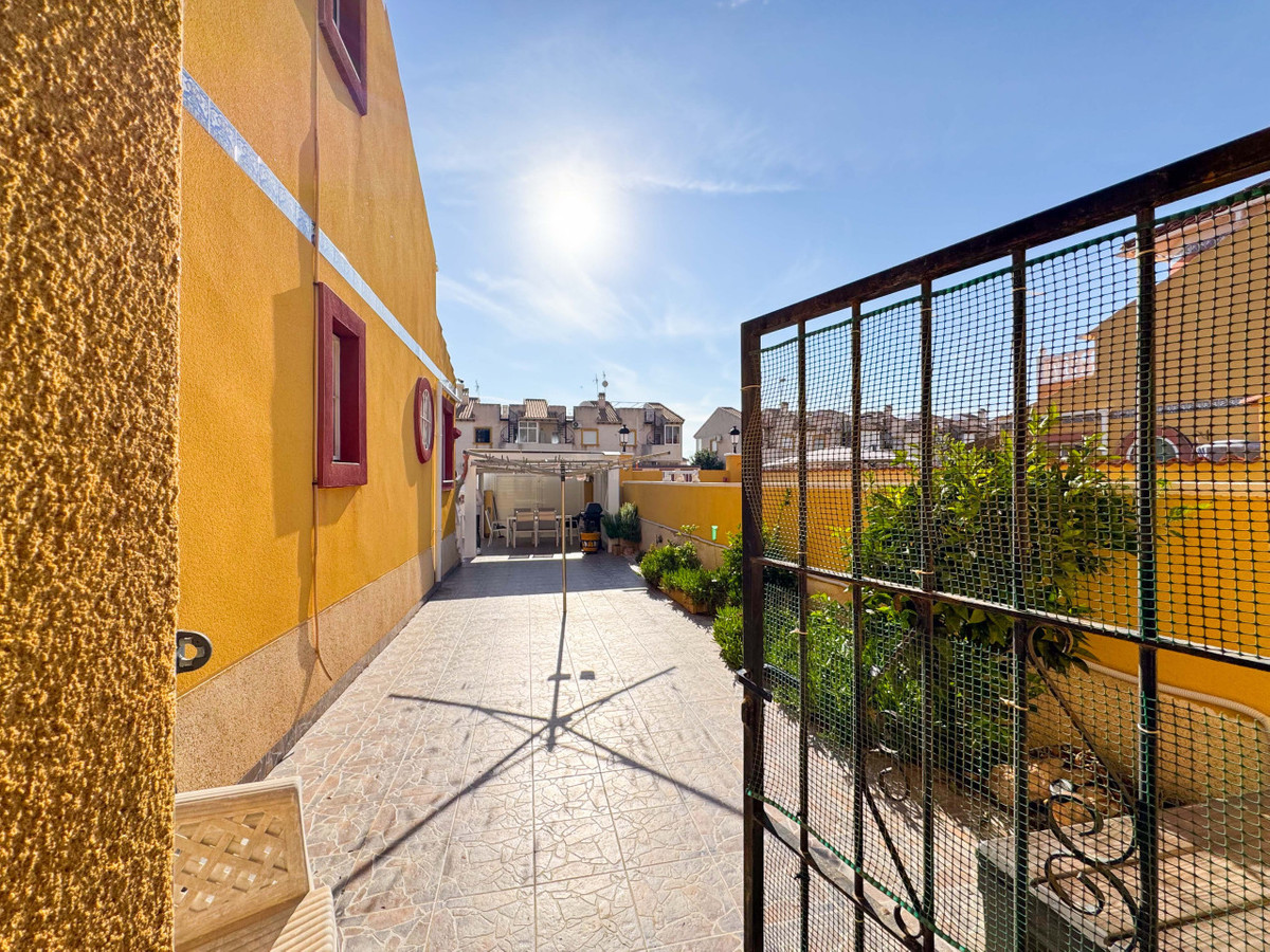 2 Bed Townhouse for sale in La Regia Costa Blanca, Alicante, Spain
